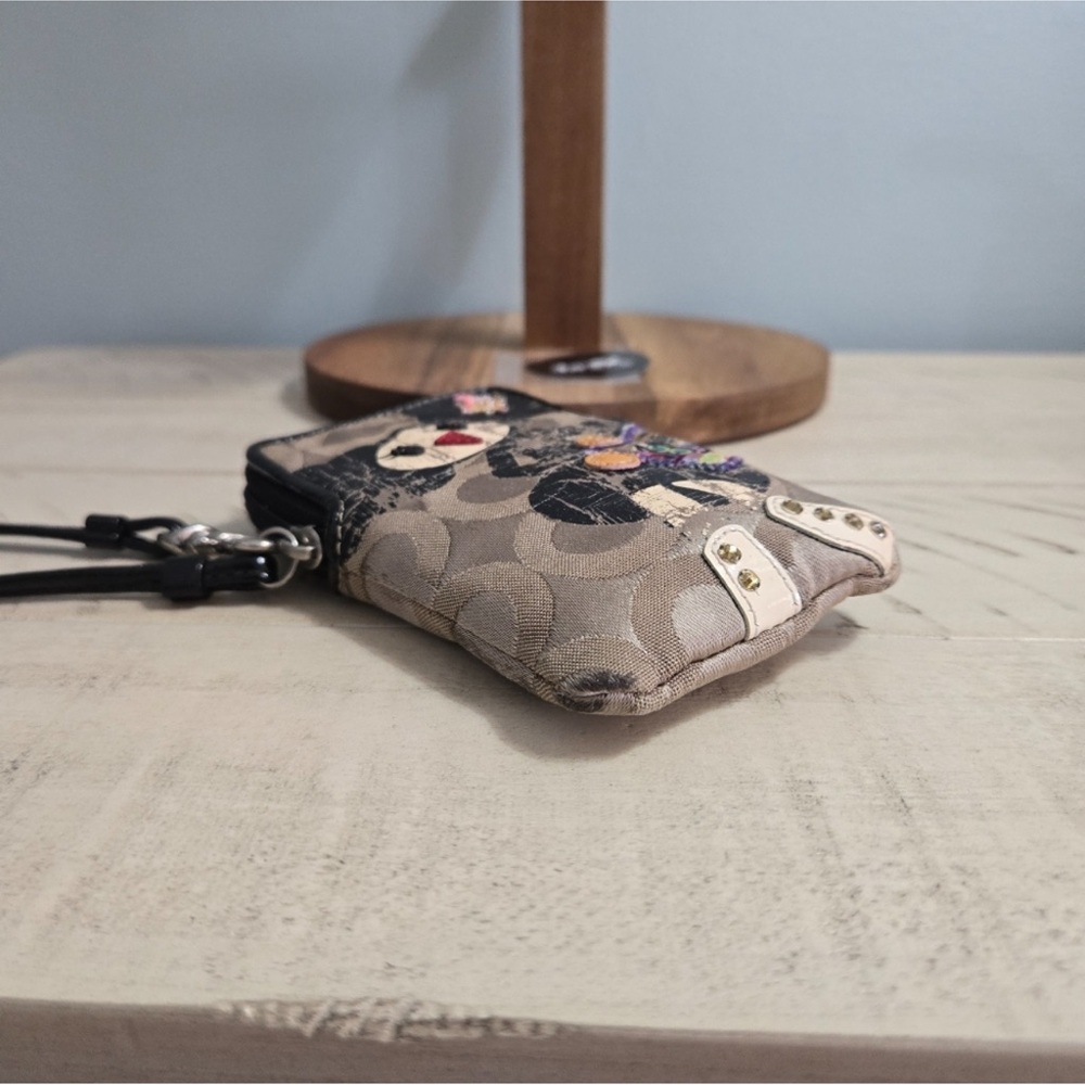 Coach Poppy Chan “Pepper” Wristlet - Signature Appliqué Character Wristlet RARE - Picture 10 of 12